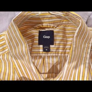 Gap striped yellow/white summer shirt medium